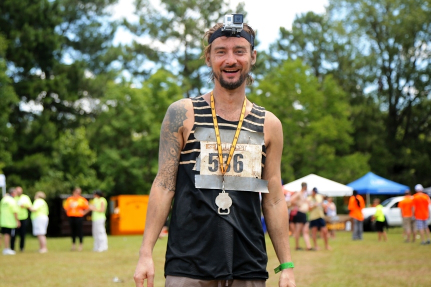 Алан Бадоев искупался в грязи на съемках шоу Орел и Решка